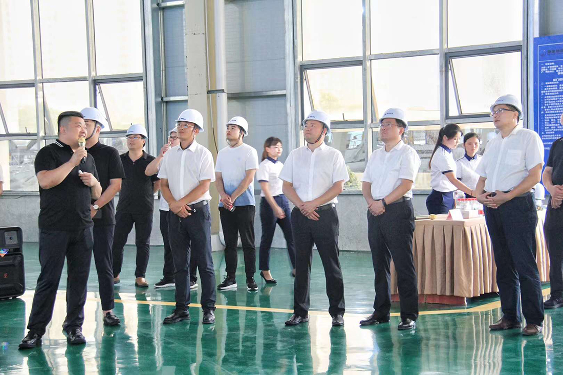 臨泉縣委常委、常務(wù)副縣長尹建華，副縣長方元朝帶領(lǐng)縣直各部門主要負(fù)責(zé)同志蒞臨豪家集團考察交流