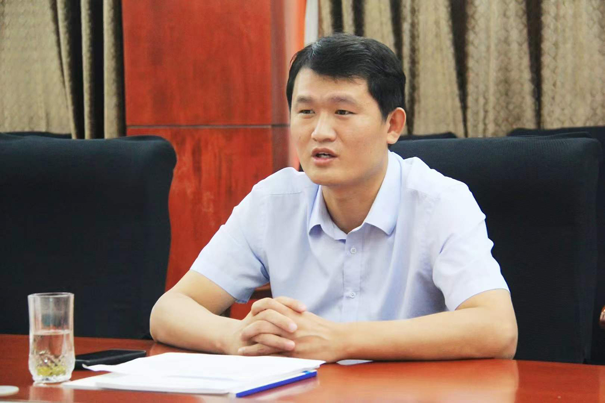 市金融局黨組成員、副局長丁朝陽蒞臨豪家集團(tuán)緊盯上市協(xié)調(diào)調(diào)度1