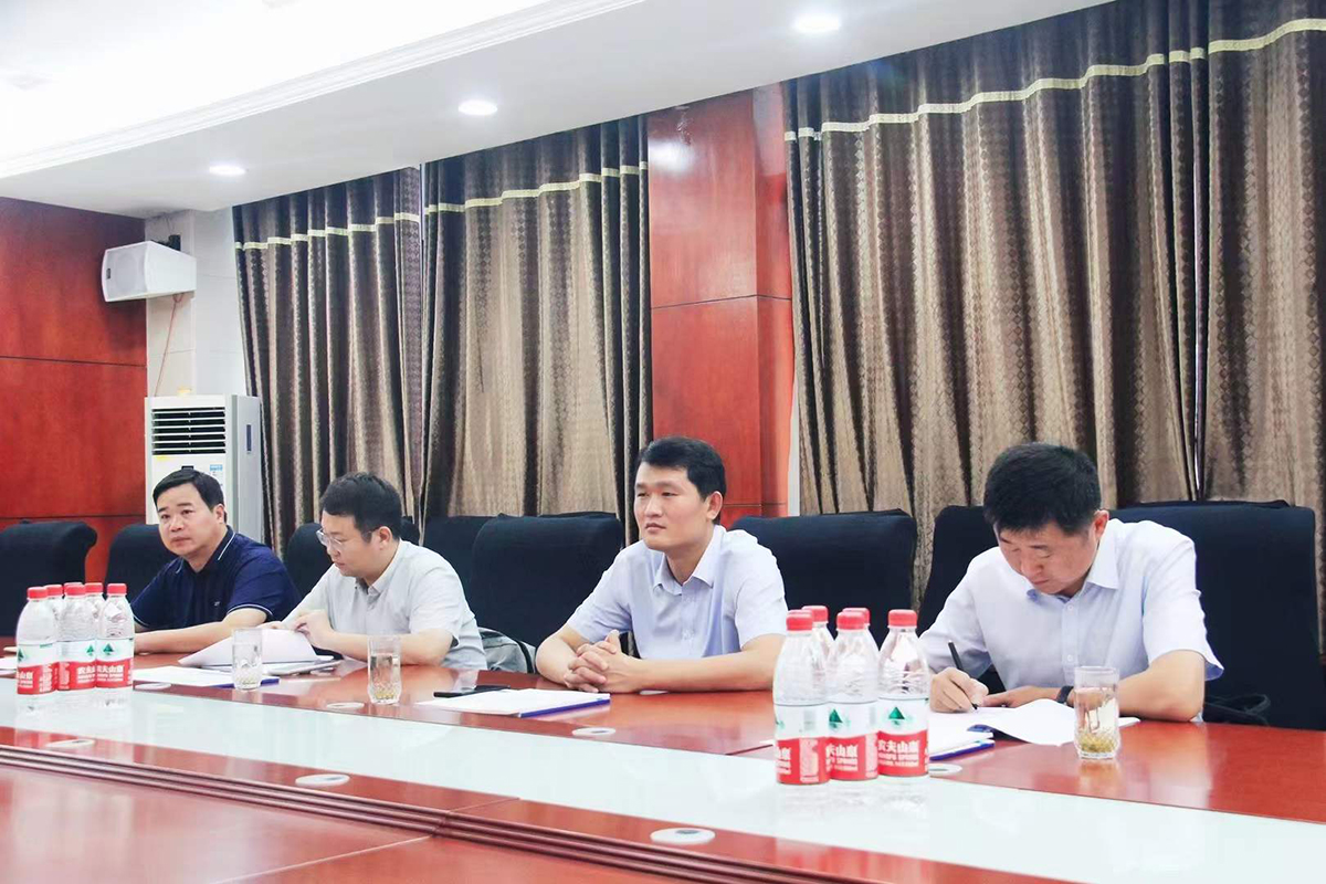 市金融局黨組成員、副局長丁朝陽蒞臨豪家集團(tuán)緊盯上市協(xié)調(diào)調(diào)度2