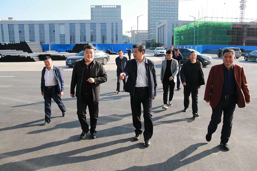 市水利局黨組書記、局長曹濤及局機(jī)關(guān)領(lǐng)導(dǎo)同志等一行蒞臨豪家集團(tuán)調(diào)研指導(dǎo)4