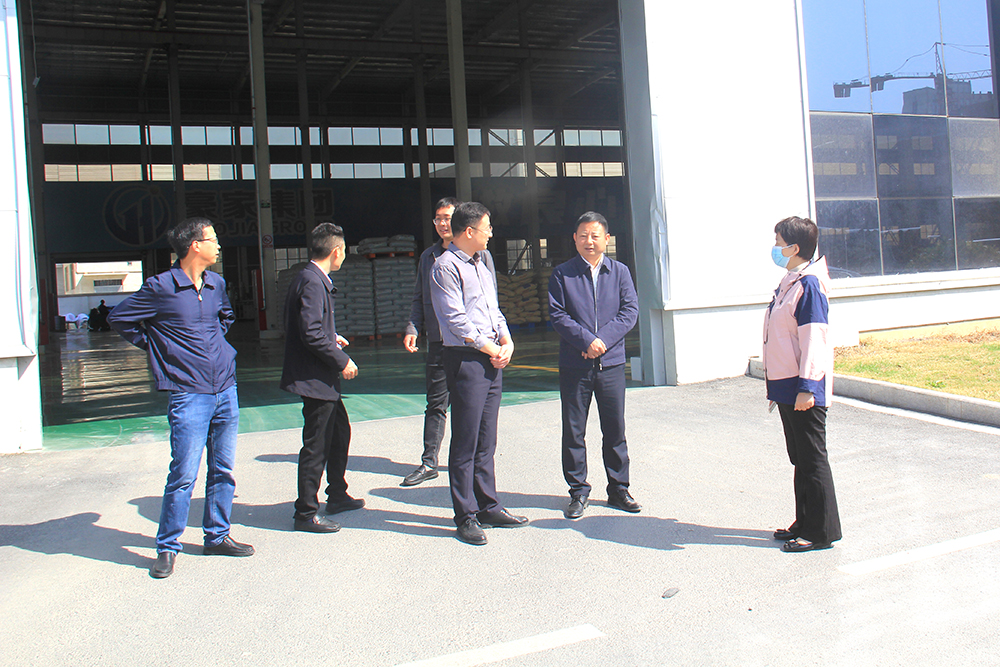 池州市東至縣副縣長(zhǎng)徐洪河，生態(tài)環(huán)境局黨組成員洪小兵等一行蒞臨豪家管業(yè)考察交流2