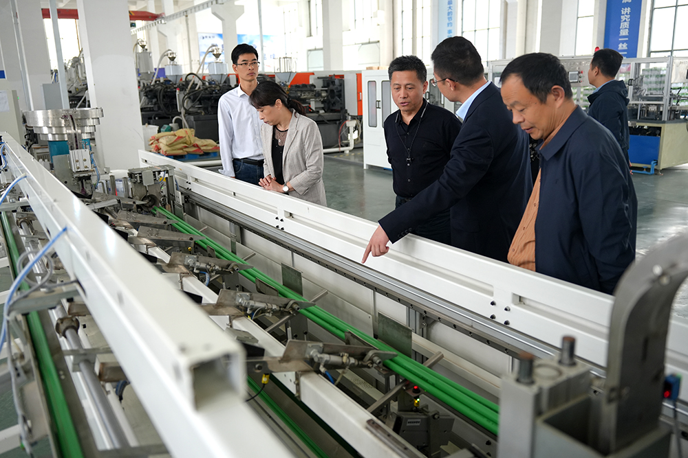 阜陽市發(fā)改委總工程師劉昌俊、黨組成員武玲等一行蒞臨豪家股份