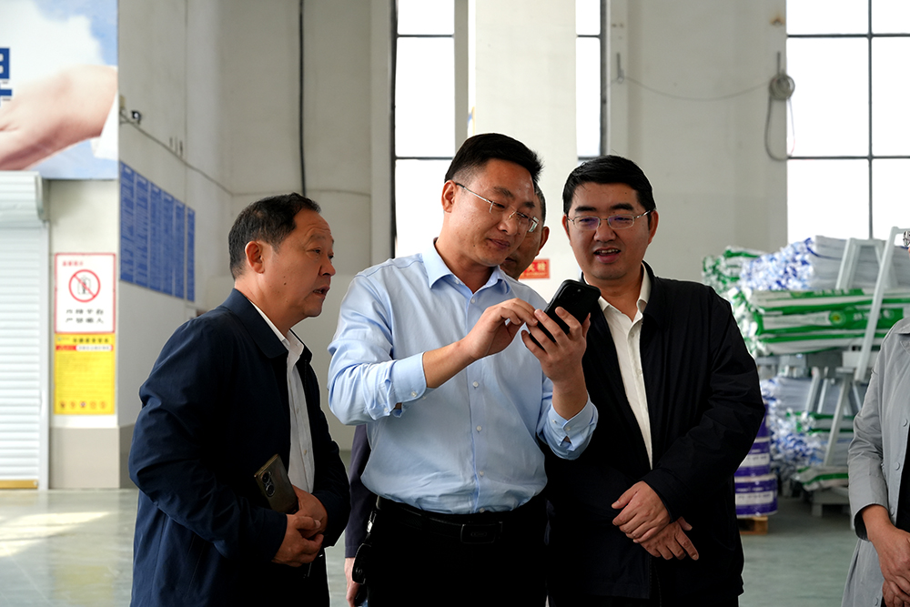 市科技局黨組書記、局長徐云飛，黨組成員、副局長王顯林等一行蒞臨豪家集團考察調(diào)研