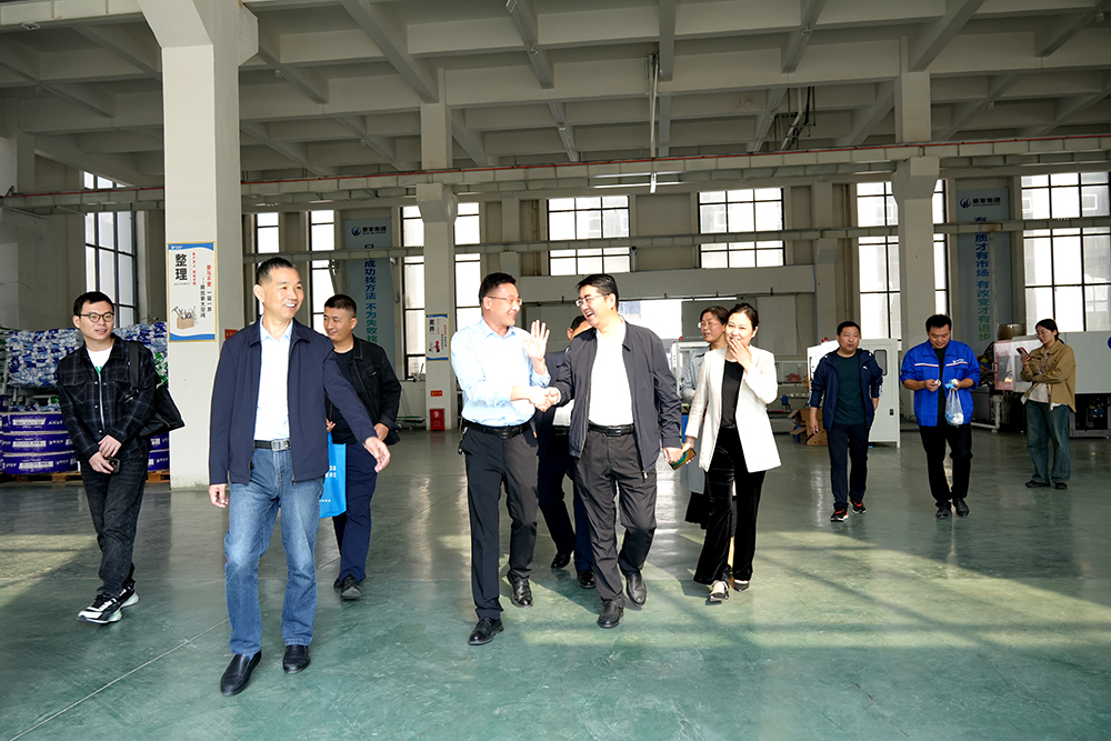 市科技局黨組書記、局長徐云飛，黨組成員、副局長王顯林等一行蒞臨豪家集團考察調(diào)研